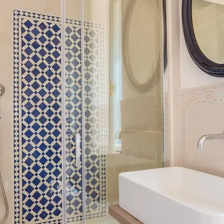 Apartment Romantica With Balcony Near San Giovanni Rome