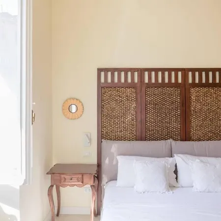 Apartment Romantica With Balcony Near San Giovanni *