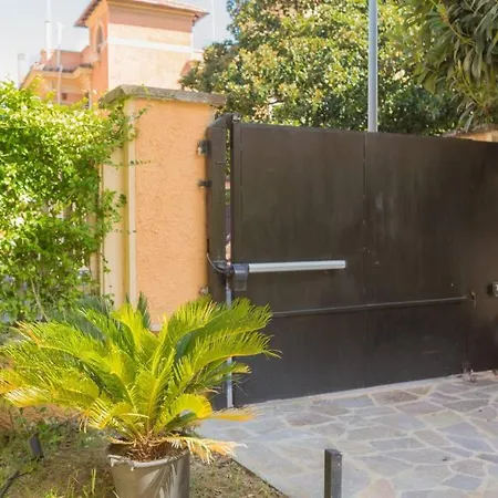 Romantica With Balcony Near San Giovanni * Rome